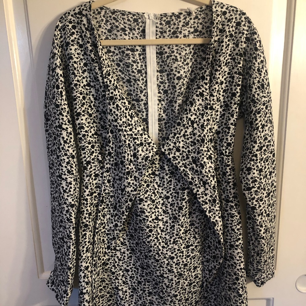 long sleeve dress white black flowers Glamorous